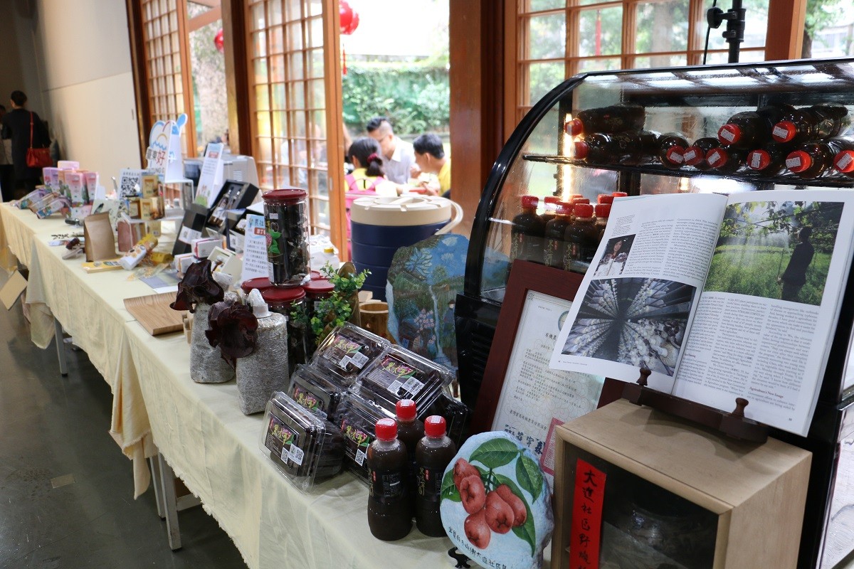 「農社企、挺在地」記者會現場展桌商品 1
